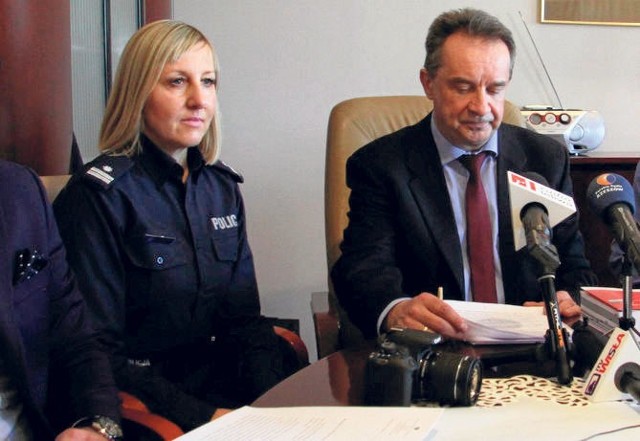 Wczorajsza konferencja prasowa, od lewej: podinspektor Beata Jędrzejewska-Wrona i prokurator okręgowy Janusz Woźnik.