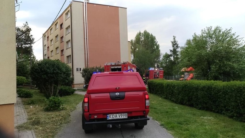 Pożar w Dąbrowie Tarnowskiej. Akcja gaśnicza trwała trzy...