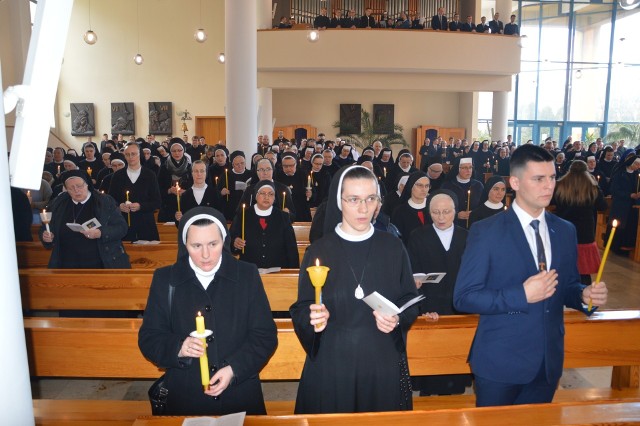 W 2019 roku osoby konsekrowane spotkały się w kościele seminaryjnym w Opolu. W tym roku takie wspólne obchody uniemożliwiła pandemia.