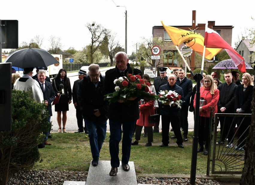 Uroczyste poświęcenie pomnika zamordowanych mieszkańców Liniewa. Udało się postawić nowy pomnik
