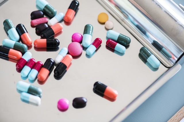 Nowa lista leków refundowanych od 1.08.2018. Sprawdź, jakie leki wchodzą w skład zmian podanych przez Ministerstwo Zdrowia.