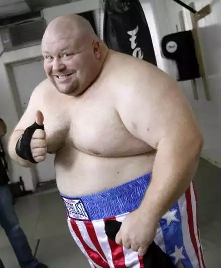 Eric Butterbean Esch waży prawie 100 kg więcej od Mariusza Pudzianowskiego.