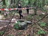 Otwarta studzienka przy uczęszczanej ścieżce w Lesie Dębińskim. Spacerowicz pomógł uniknąć tragedii