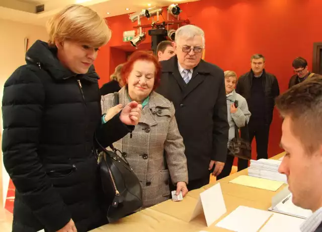 Anna Krupka głosowała w Kielcach z rodzicami.