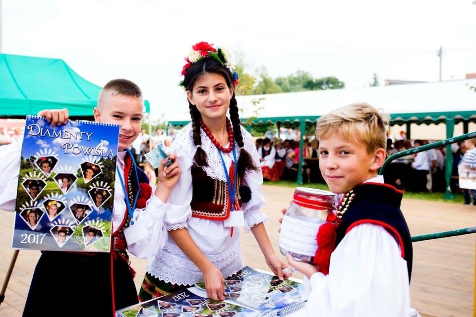 Wspaniała zabawa na ludowo w Oblekoniu (ZDJĘCIA) | Echo Dnia Świętokrzyskie