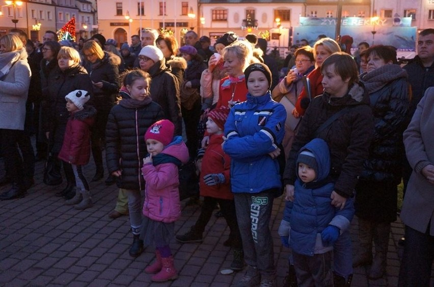 Kolędowanie na Rynku w Żorach wraz z chórem Voce Segreto