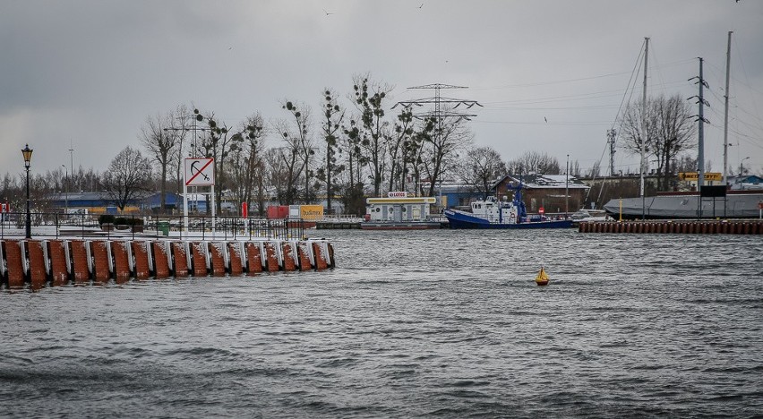 Sytuacja nad Motławą w Gdańsku stabilizuje się [3.01.2019]