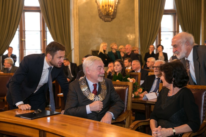 Inauguracja nowej rady miasta i zaprzysiężenia prezydenta Majchrowskiego. Zmian ciąg dalszy