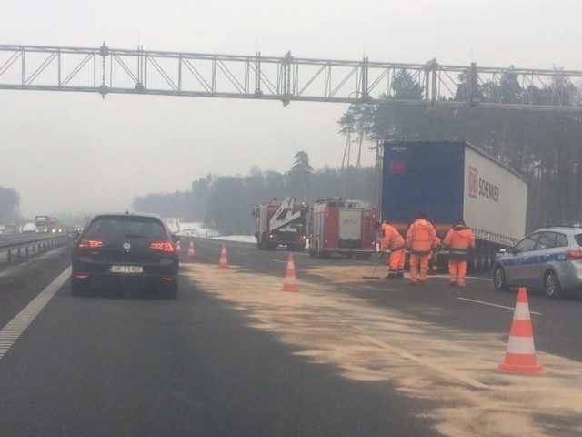 Wypadek ciężarówki na autostradzie A1