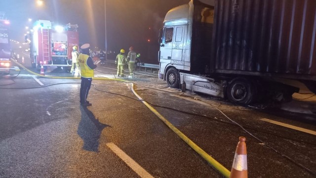 Pożar samochodu ciężarowego na A1