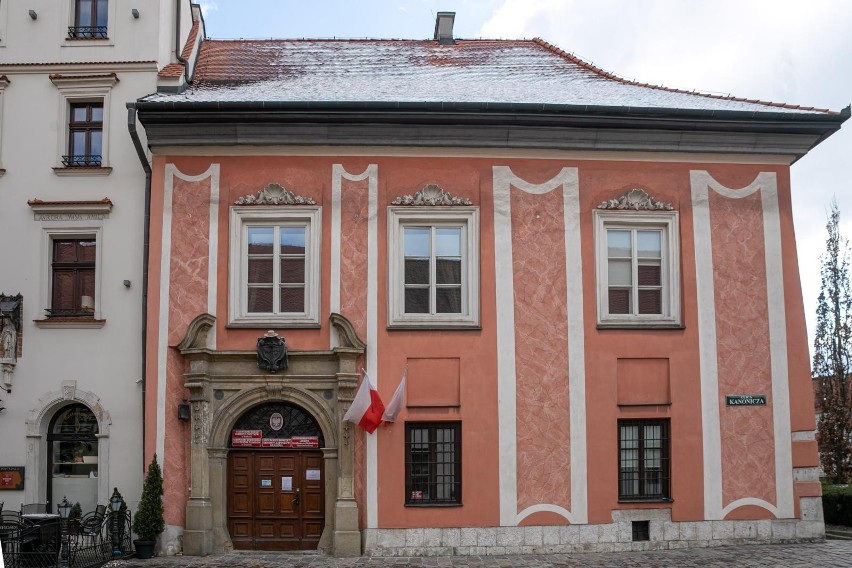 Wojewódzki Urząd Ochrony Zabytków w Krakowie mieści się przy...