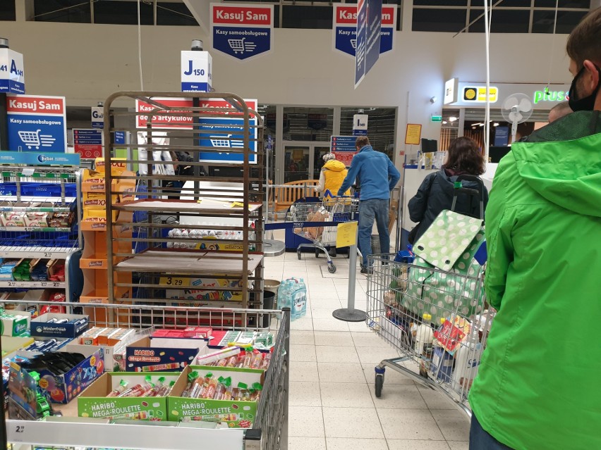 Tesco na Widzewie zamknięte na dobre. Nie działa też pasaż handlowy i siłownia