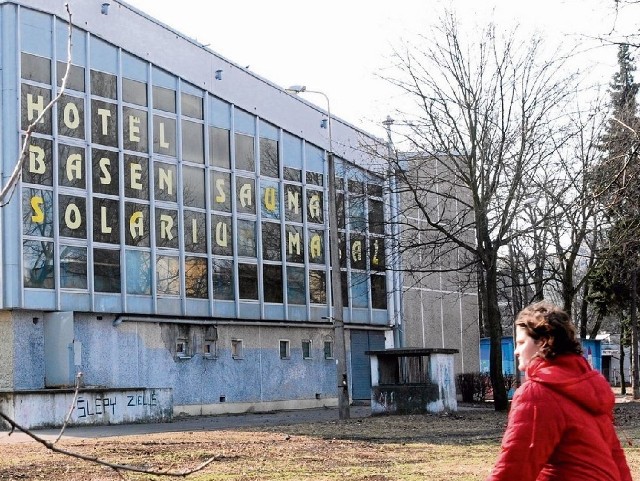 Basen przy Bażyńskich doczeka remontu elewacji