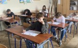 Uczniowie kazimierskiej „trójki” w Ogólnopolskiej Olimpiadzie z Historii. Szkoła trzyma kciuki i czeka na wyniki