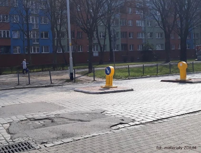 Rozpoczął się remont nawierzchni jezdni i chodników na ulicy...