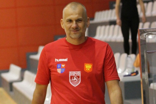Drużyna trenera Dariusza Daszkiewicza rozegra w środę pierwszy sparing przed sezonem.