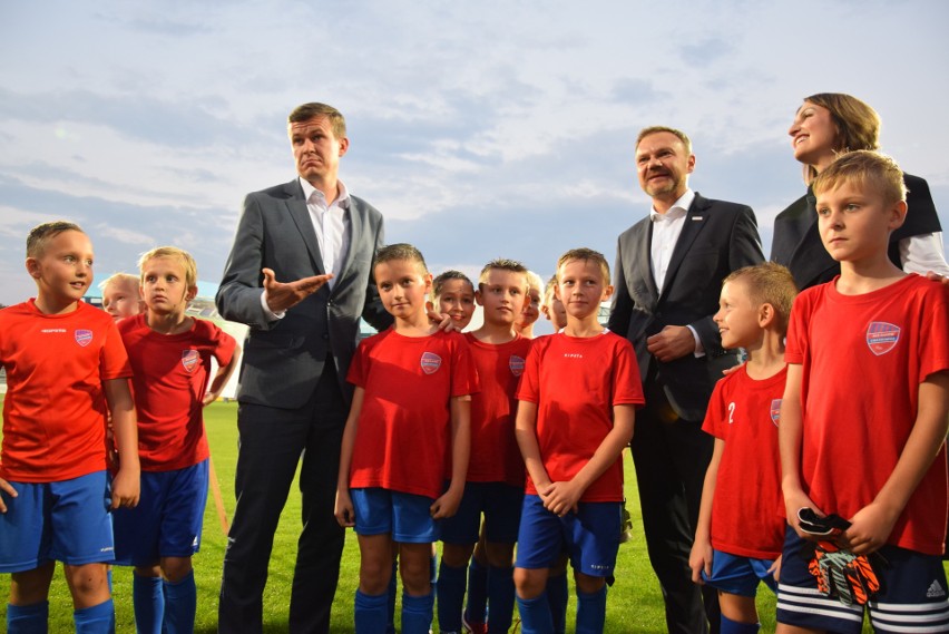 Minister sportu Witold Bańka  obiecał pieniądze na stadion...