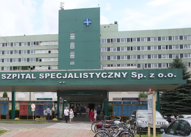 Szpital na Józefowie umożliwia wizyty u pacjentów, ale tylko w wyjątkowych sytuacjach.
