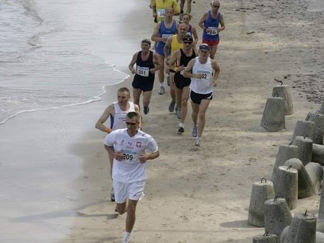W XXI Międzynarodowym Biegu po Plaży w Jarosławcu może paść rekord frekwencji. 