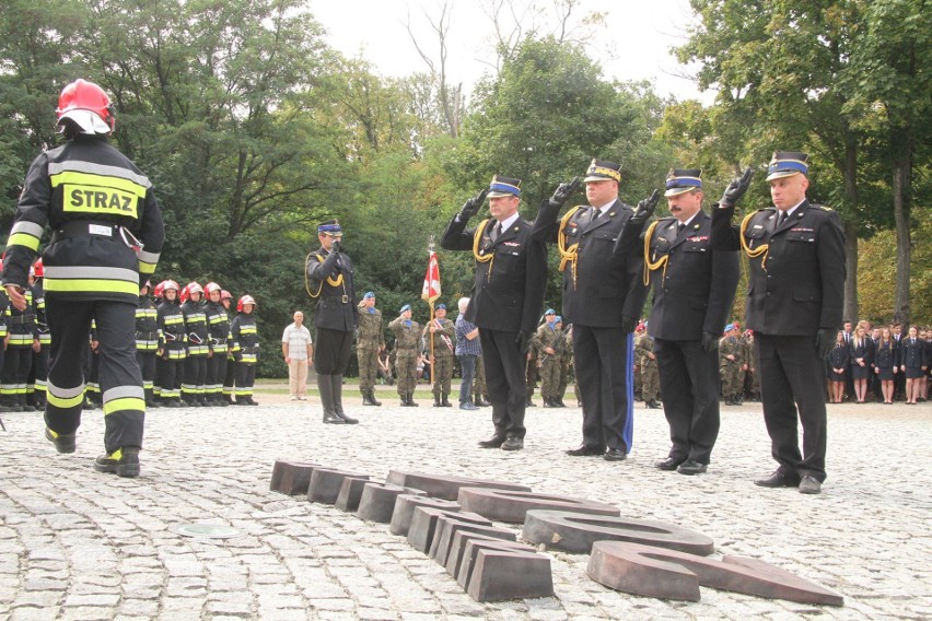 W Kielcach pod pomnikiem Homo Homini wspominano ofiary zamachu z 11 września 2001 roku