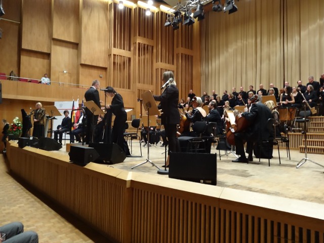 Sinfonietta Polonia, Neue Berliner Chor, soliści i dyrygent Wojciech  Rodek podczas berlińskiego  koncertu