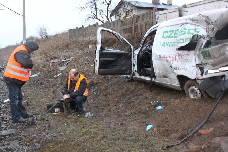 Ośno. Wypadek na przejeździe kolejowym.