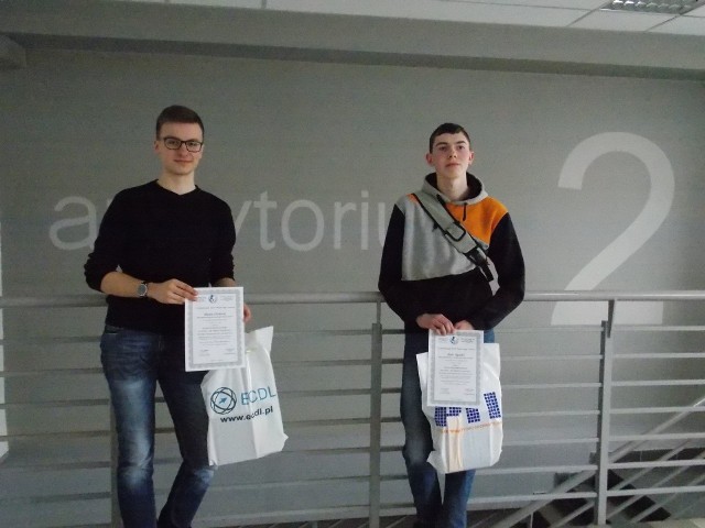 Piotr Rycąbel i Marcin Chodorek z klasy 2 B Liceum Ogólnokształcącego imienia Bartosza Głowackiego w Opatowie