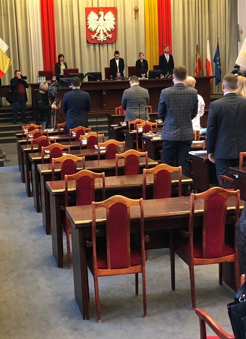 Łódzcy radni na sesji uczcili minutą ciszy pamieć prezydenta Gdańska Pawła Adamowicza