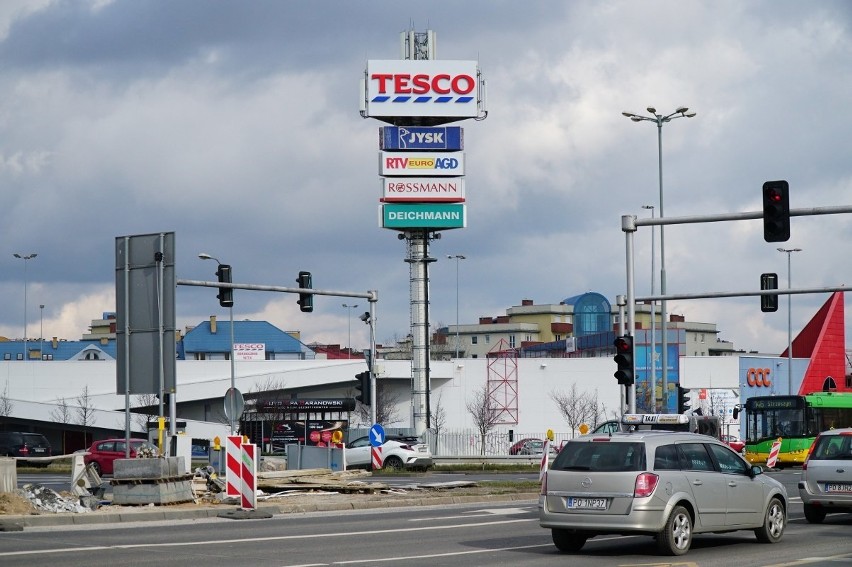 Nowe bloki miałyby powstać w miejscu marketu Tesco, który...