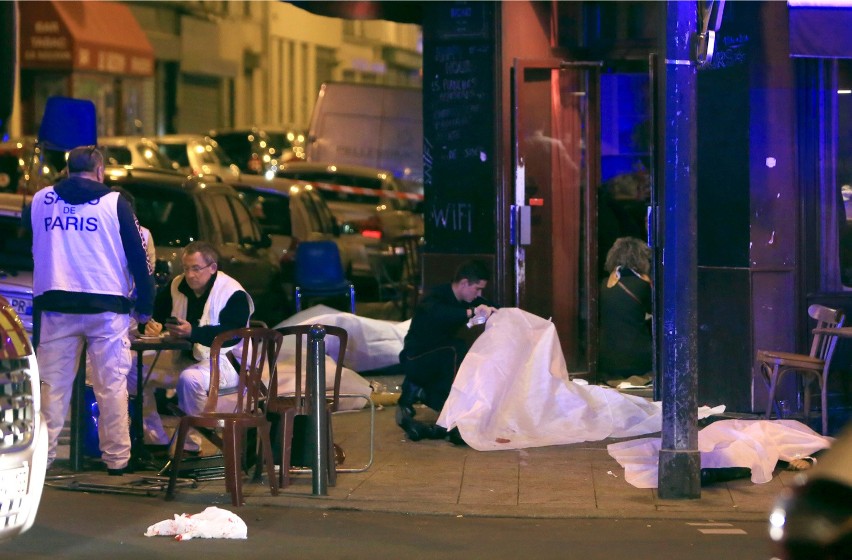 Dramatyczne sceny rozgrywają się w centrum Paryża