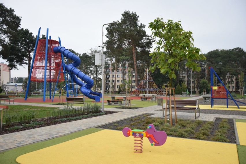 Plac zabaw w Gorzycach jest bardzo atrakcyjny dla dzieci....
