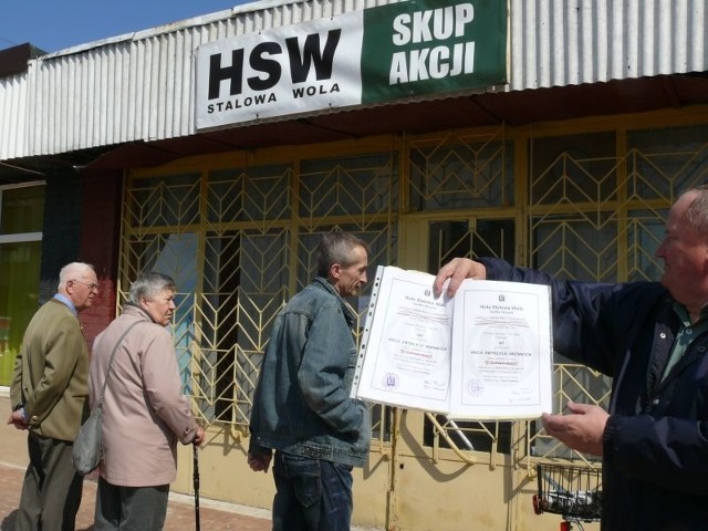 Prywatna spółka skupuje akcje Huty Stalowa WolaChętnych do sprzedaży akcji HSW nie brakuje.