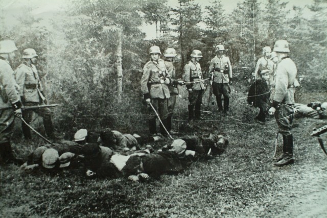 Egzekucja Polaków w Rudzkim Moście, jesień 1939 rok.