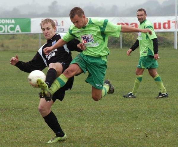 Partyzant Targowiska (zielone stroje) stanie przed szansą na kolejne trzy punkty.