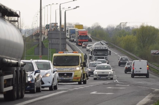 Najwięcej środków przeznaczonych zostanie &#8211; tak jak dotąd &#8211; na inwestycje transportowe. Powstaną kolejne nowe drogi, również te o znaczeniu dla transportu europejskiego.