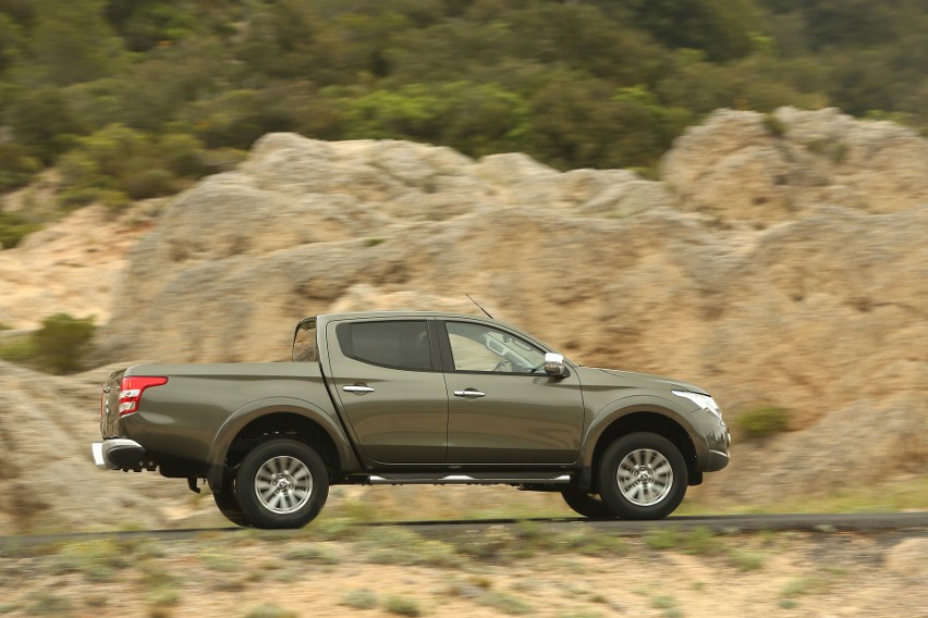 Mitsubishi L200...