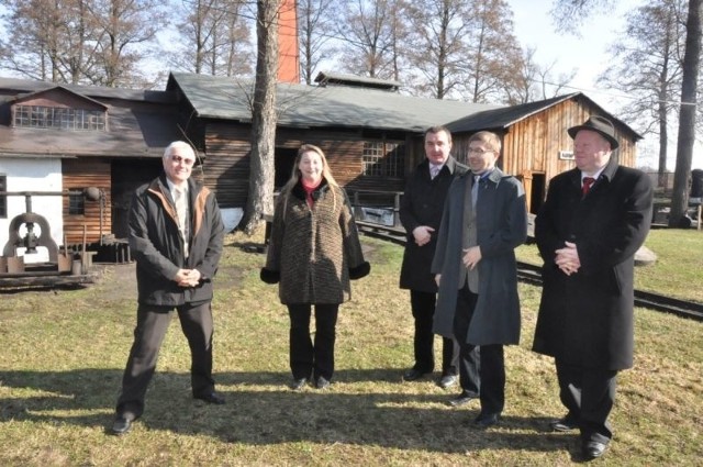 Dzięki spotkaniu dyrektor Agnieszki Prydygier ze starostą Andrzejem Lenartem, jego zastępcą Bogdanem Soboniem, dyrektorem muzeum Szymonem Białym i specjalista do spraw kultury w powiecie Emilianem Niemcem, plany dotyczące związku Maleńca z Kieleckim Festiwalem Nauki zostały sprecyzowane.