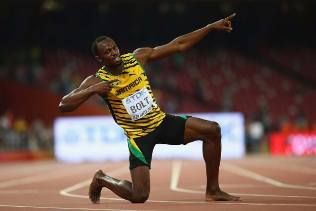Usain Bolt w pozie słynnej „Błyskawicy”