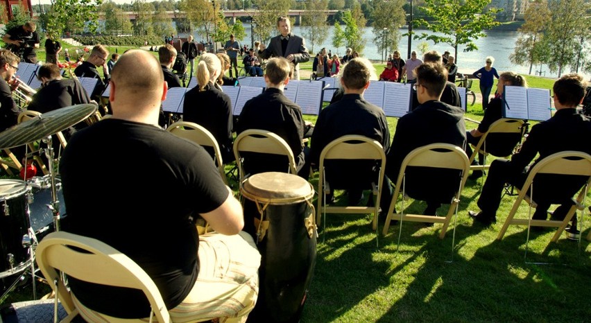 Big-Band z Liceum im. Karłowicza zagrał przeboje ABBY.