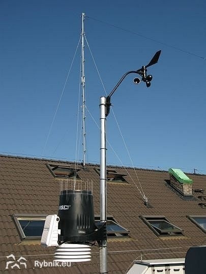 Detektor burz i stację meteo zainstalowano na dachu urzędu