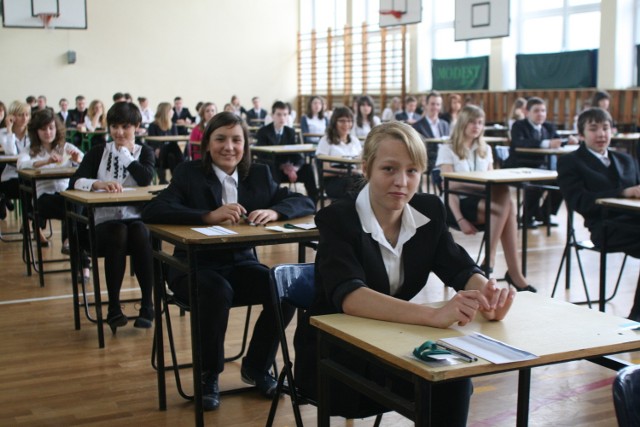 Przed rokiem egzamin w województwie łódzkim pisało aż półtora tysiąca trzecioklasistów więcej