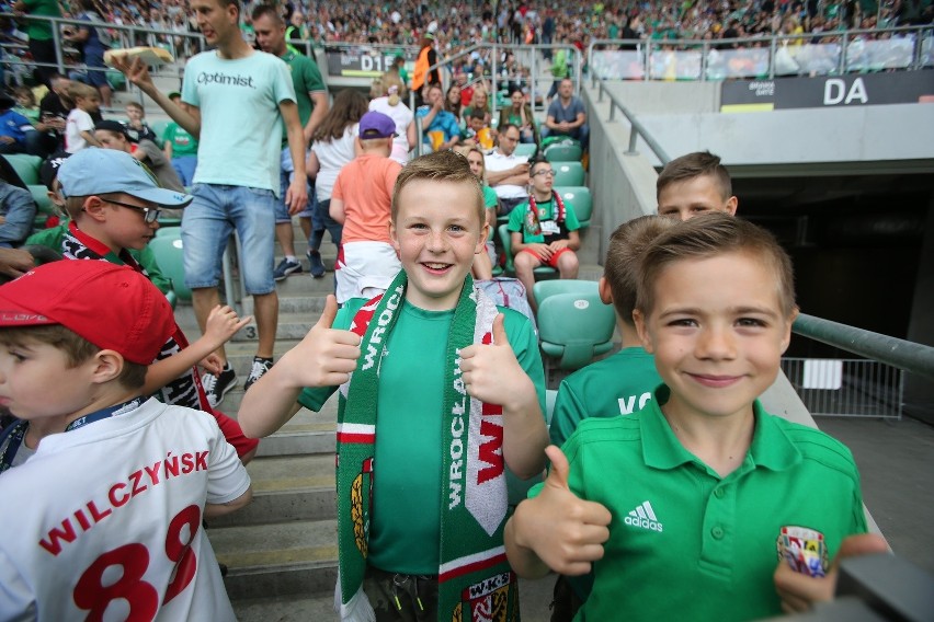 Kibice na meczu przyjaźni Śląsk - Lechia. Znajdź się na trybunach  