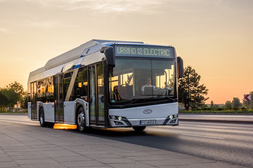 Sześć elektrobusów z panelami na dachu dla Szczecina. Przyjadą do nas z Solarisa