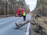 Uwaga kierowcy: droga wojewódzka 935 w Kobielicach jest zablokowana. Poważny wypadek osobówki i cysterny