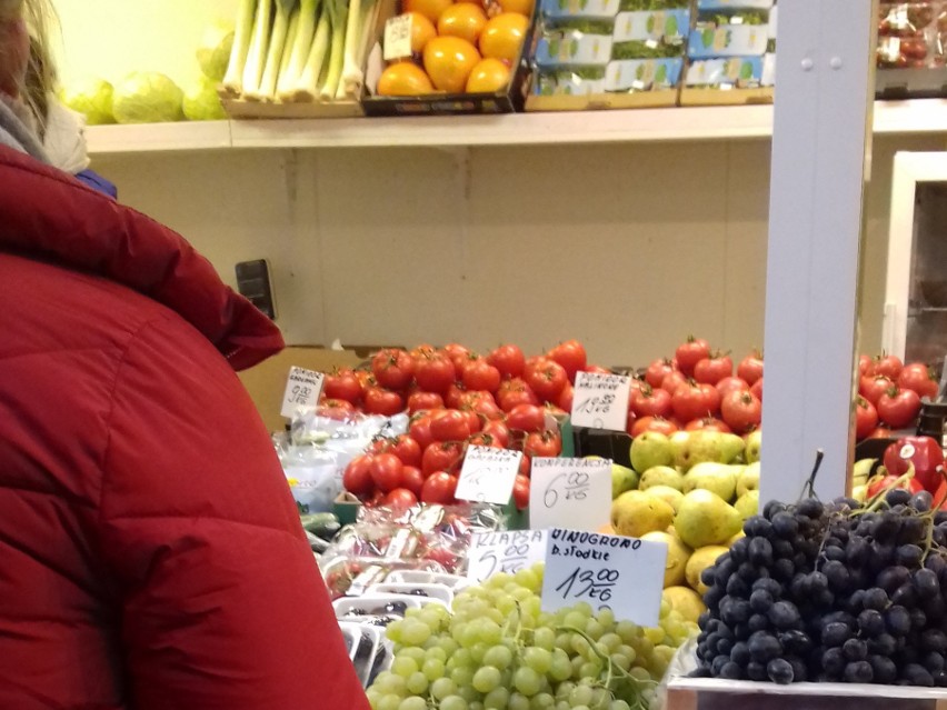 Ceny pomidorów zwariowały. Najdroższe krajowe są droższe niż szynka!