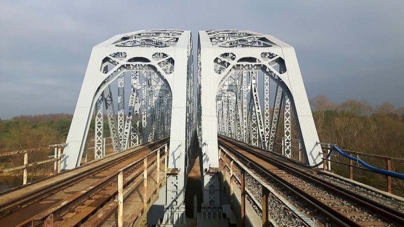 PKP Polskie Linie Kolejowe naprawiły historyczny most nad...