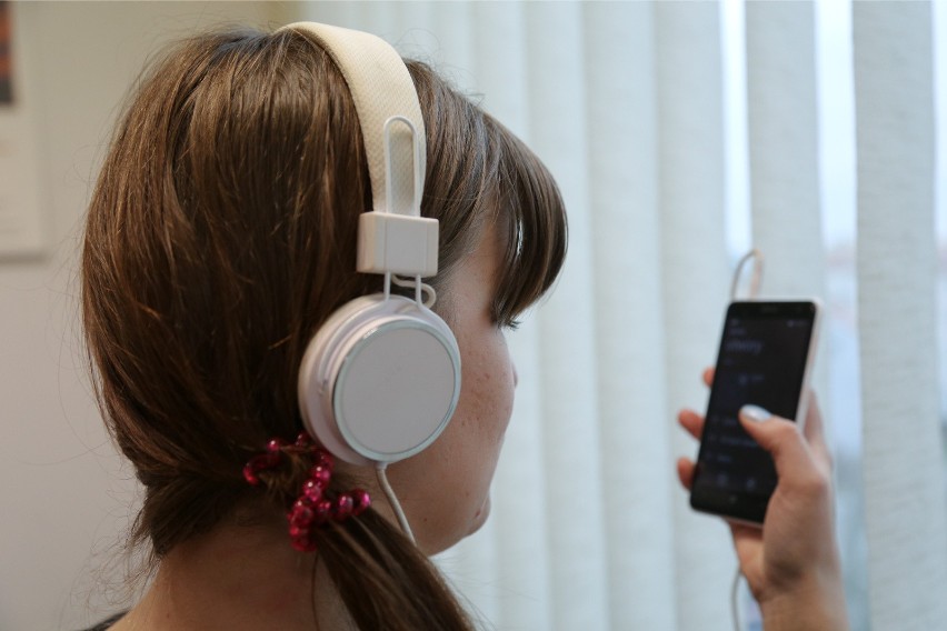 Światowy Dzień Słuchu. Alarmujące dane: Co szóste dziecko...