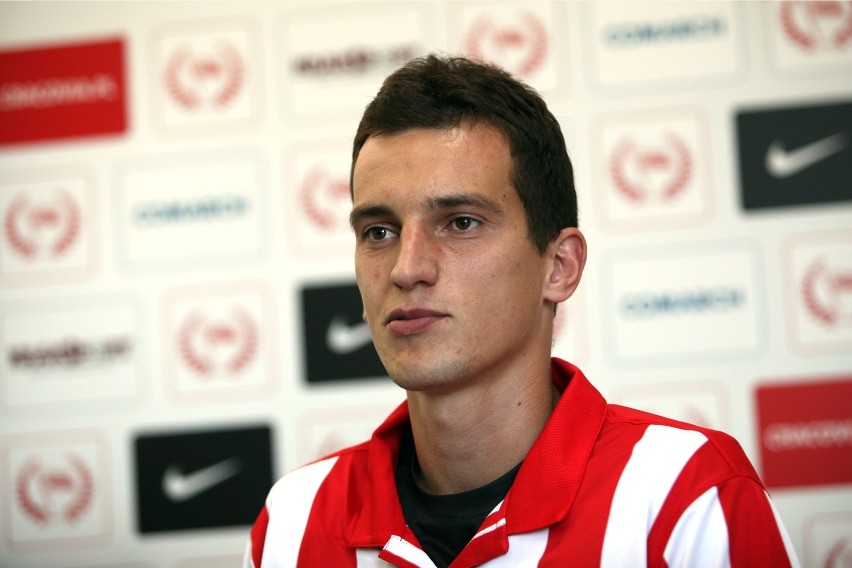 Grał w Cracovii w latach 2008-2010 oraz w jesieni 2013....