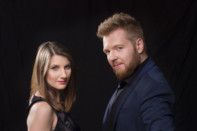 Pianiści z duetu Novi Piano Duo: Anna Wielgus i Grzegorz Nowak nie przerwali ćwiczeń, tylko zamiast w zamkniętej szkole muzycznej, grają teraz w hotelu Best Western Grand w Kielcach.