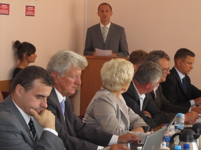 O wynikach finansowych za 2011 rok i planach spółki na najbliższe lata opowiadał radnym miejskim na sesji prezes PEC Ireneusz Mroczek